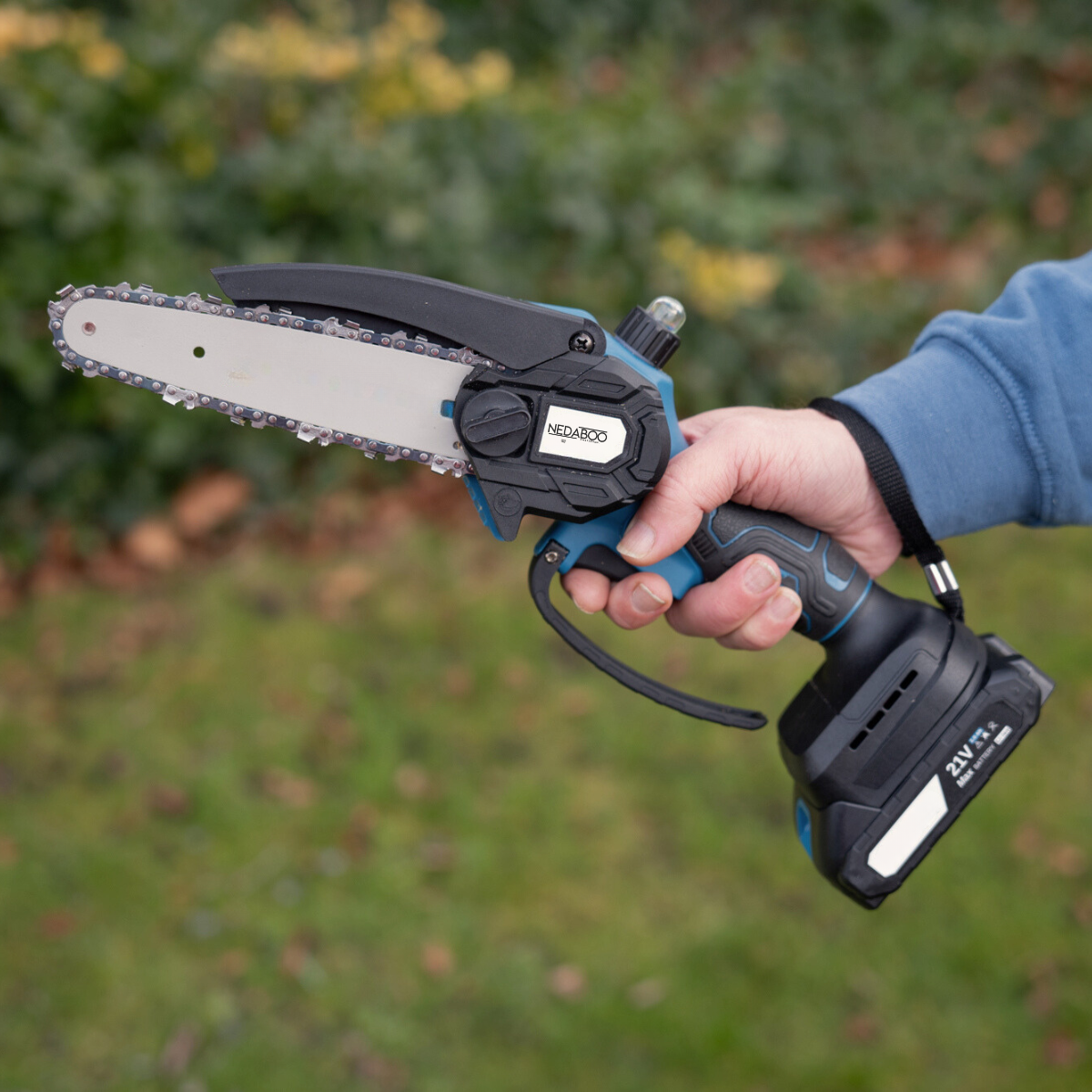 Mini Kettingzaag NG2 van Nedaboogarden® – Krachtig, Compact en Perfect voor de Doe-Het-Zelf Tuinier