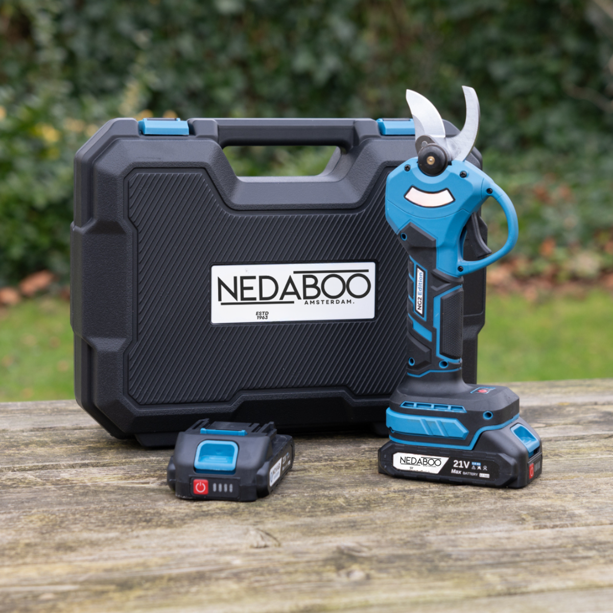 Accu Snoeischaar NG2 van Nedaboogarden® – Het Ultieme Tuingereedschap voor de Gepassioneerde Doe-Het-Zelver!