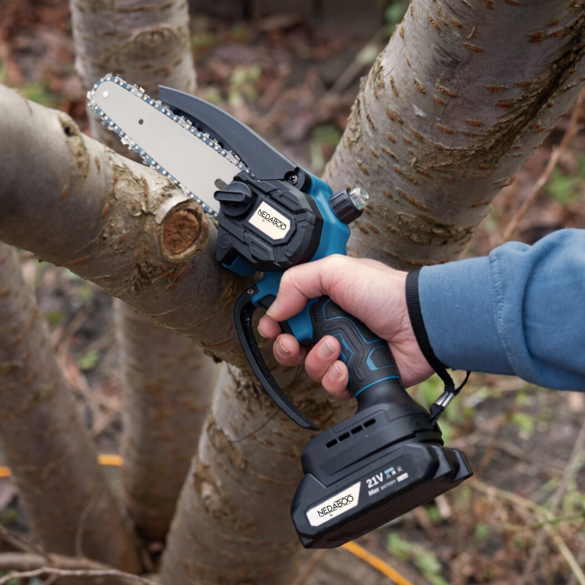 Mini Kettingzaag NG2 van Nedaboogarden® – Krachtig, Compact en Perfect voor de Doe-Het-Zelf Tuinier