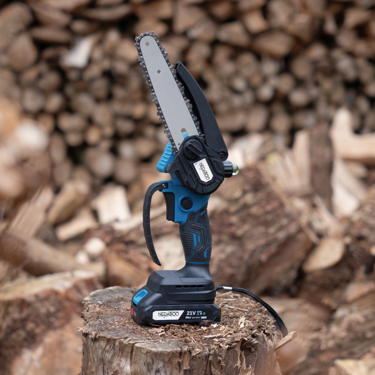 Mini Kettingzaag NG2 van Nedaboogarden® – Krachtig, Compact en Perfect voor de Doe-Het-Zelf Tuinier