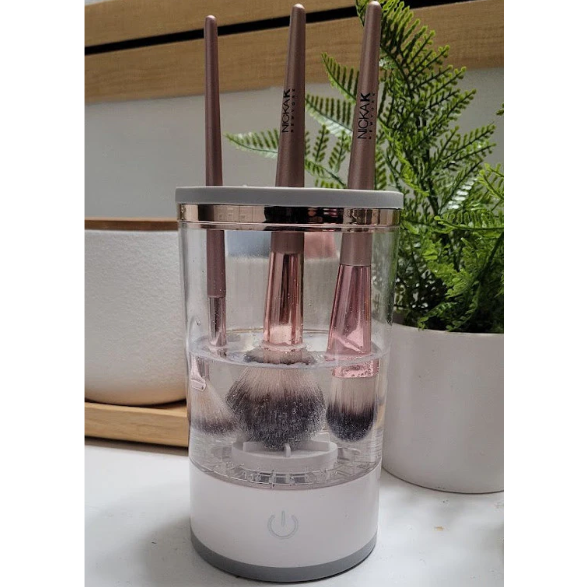 De Borstel Cleaner™ – Maak je Make-up Borstels Snel en Grondig Schoon!