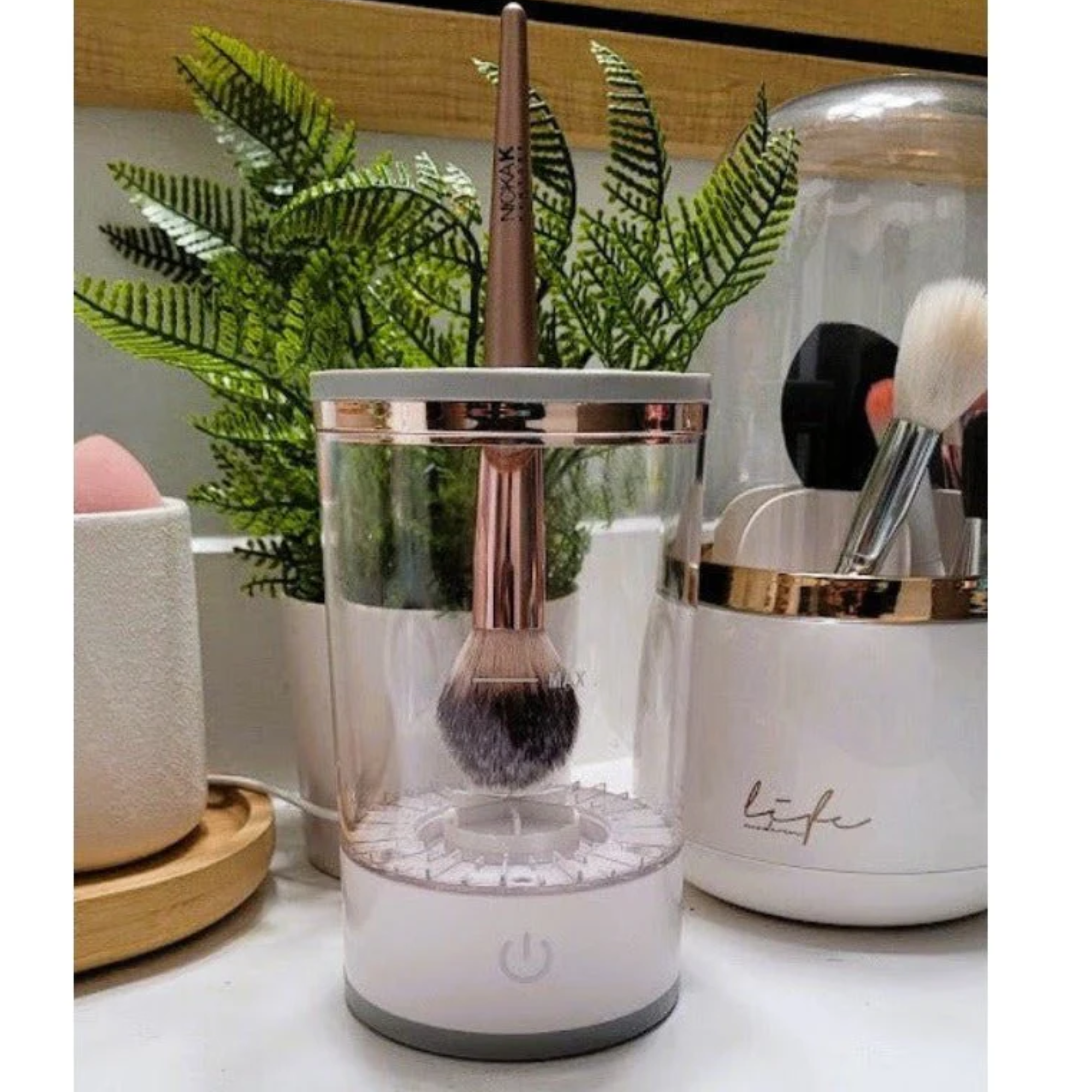 De Borstel Cleaner™ – Maak je Make-up Borstels Snel en Grondig Schoon!